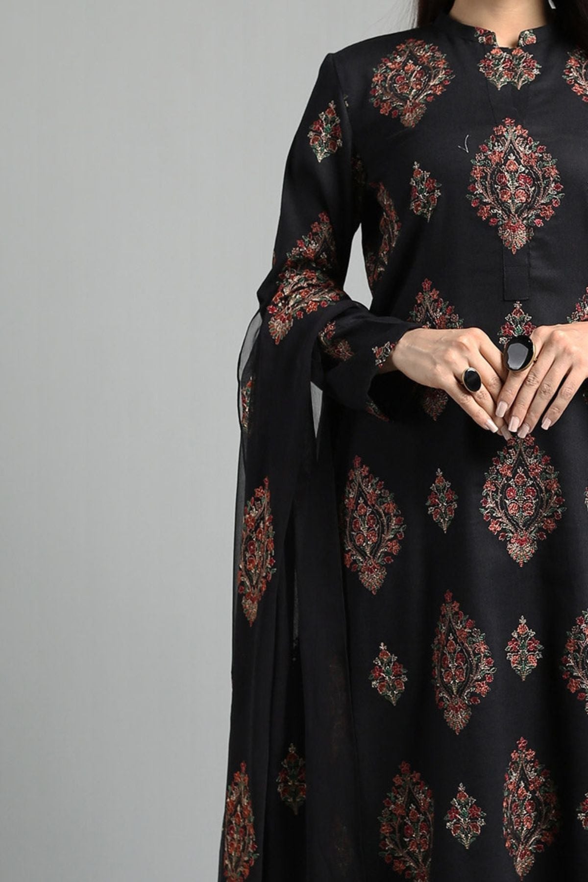 Bareeze 3PC Embroidered Karandi Suit with Embroidered Karandi Shwal - BS2319