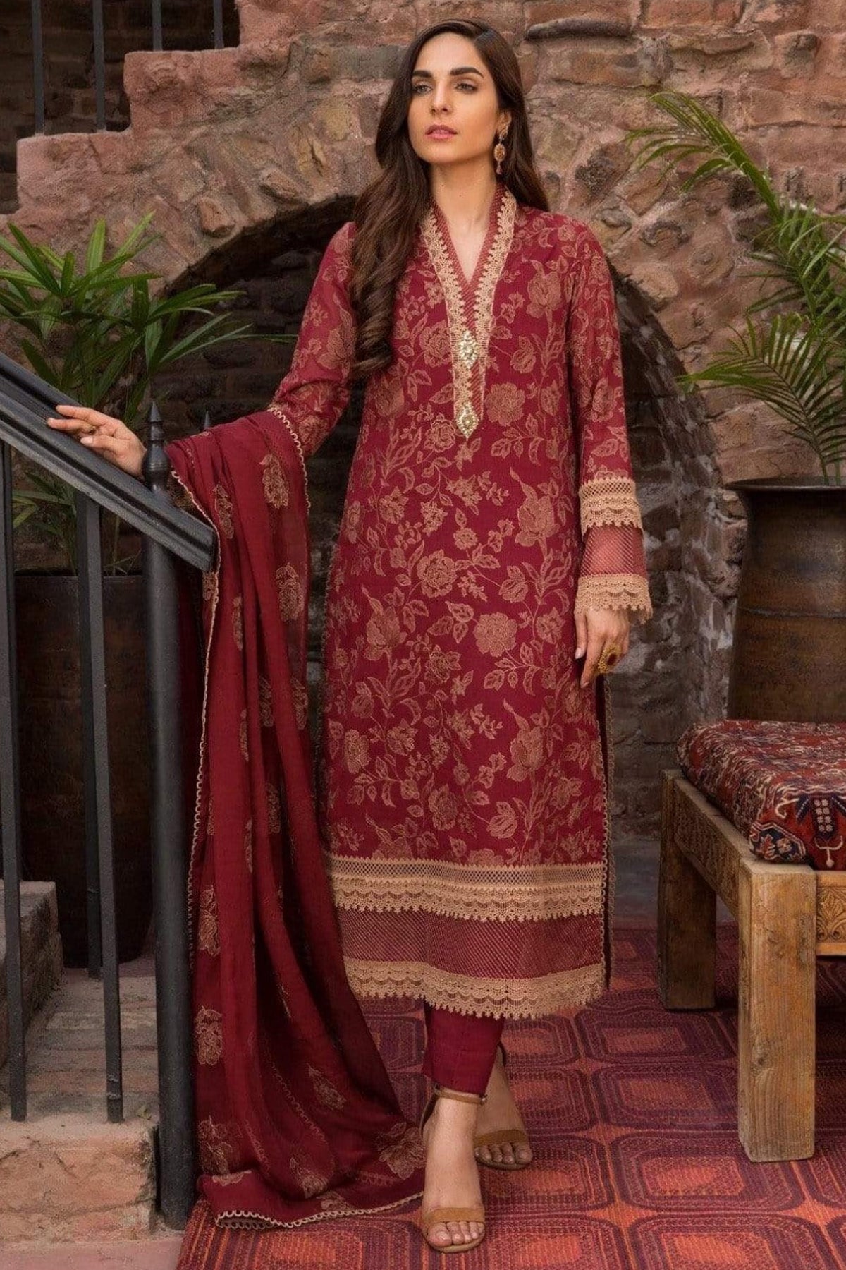 Bareeze Embroidered Lawn 3Pc with Embroidered Dupata- BS1685