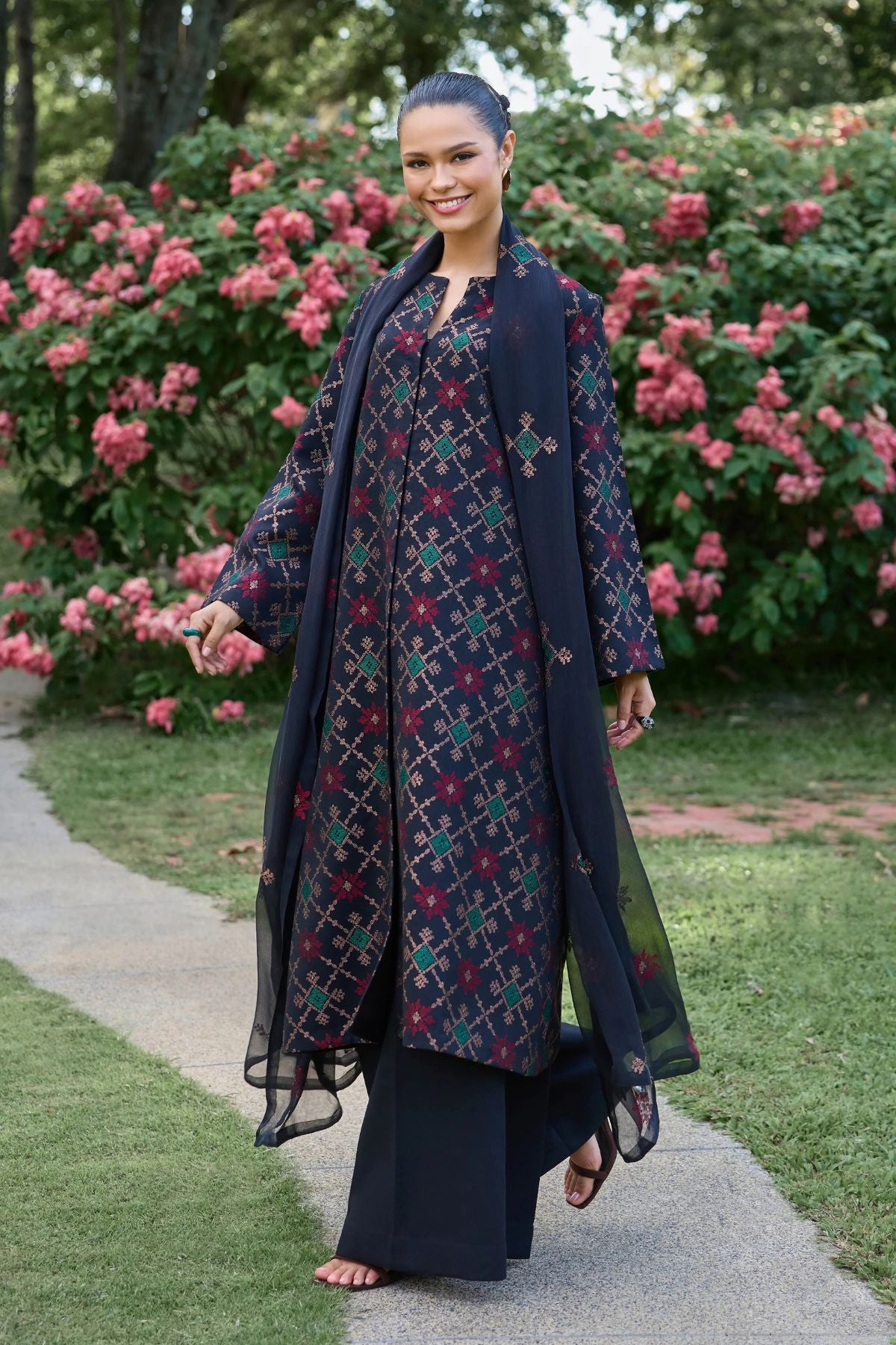 Bareeze 3PC Embroidered Karandi Suit with Embroidered Karandi Shwal -BS2303