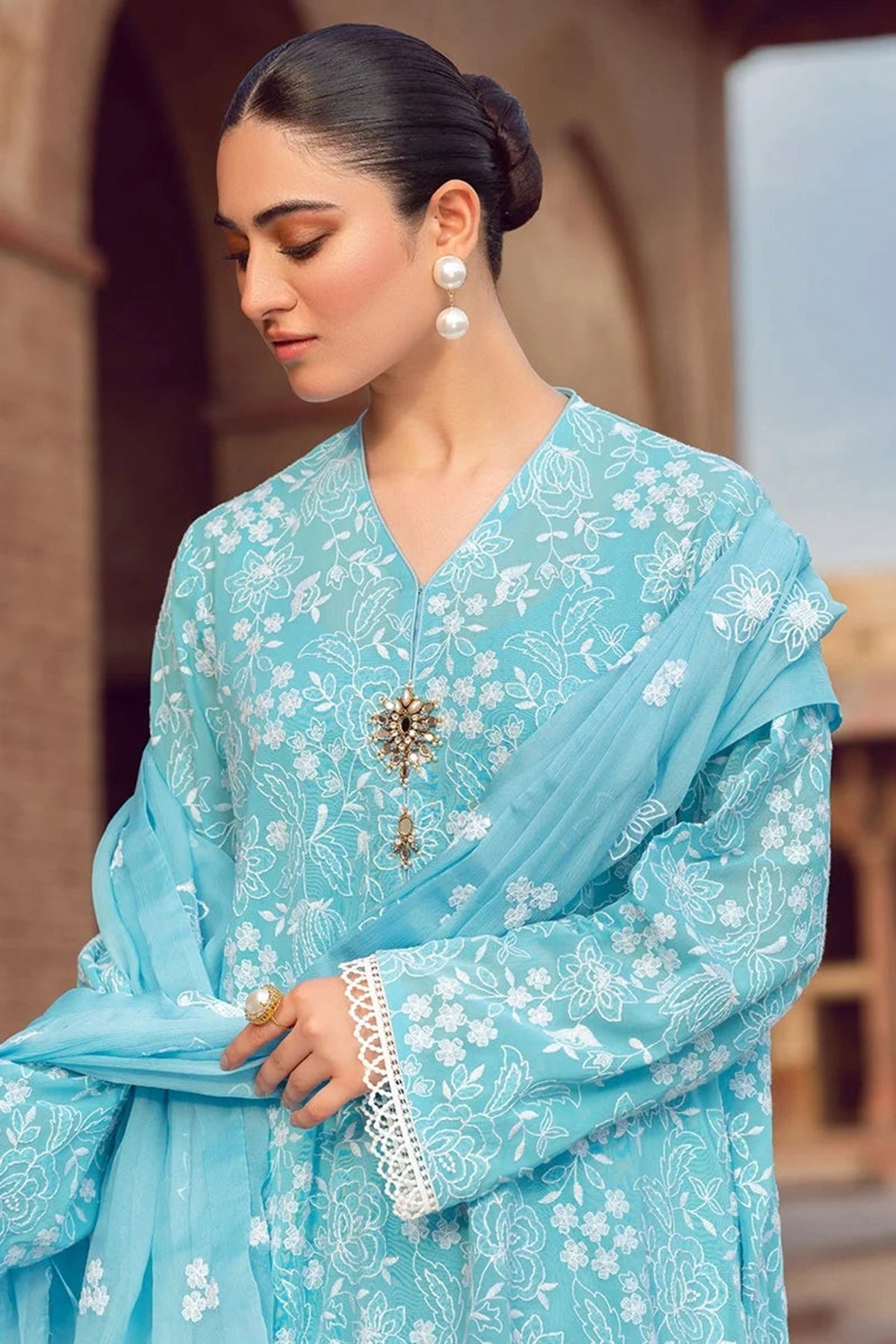 Bareeze 3PC Embroidered Lawn Suit with Embroidered chiffon Dupatta -BS2045