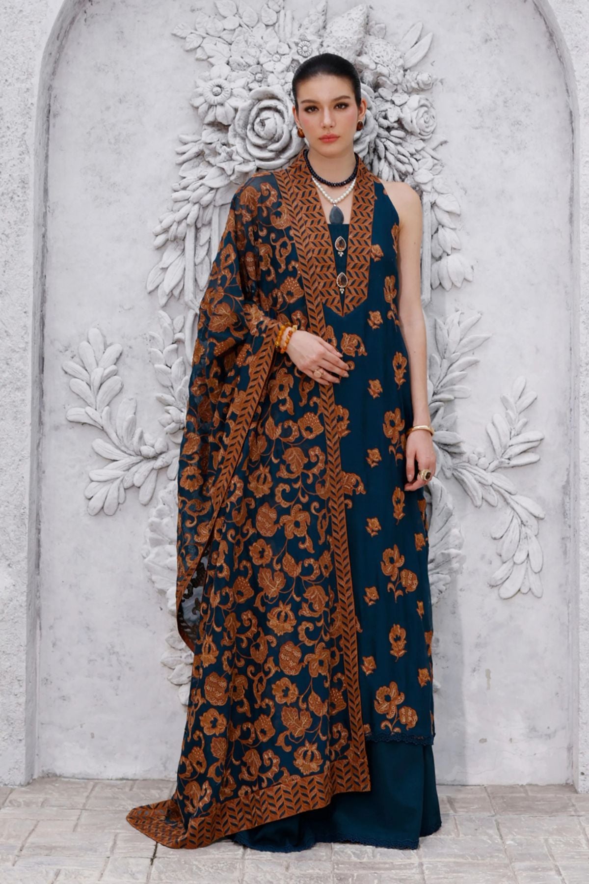 Bareeze 3PC Embroidered Karandi Suit with Embroidered Karandi Shwal - BS2315