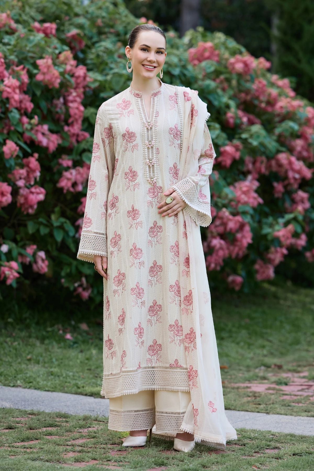 Bareeze 3PC Embroidered Karandi Suit with Embroidered Karandi Shwal -BS2308