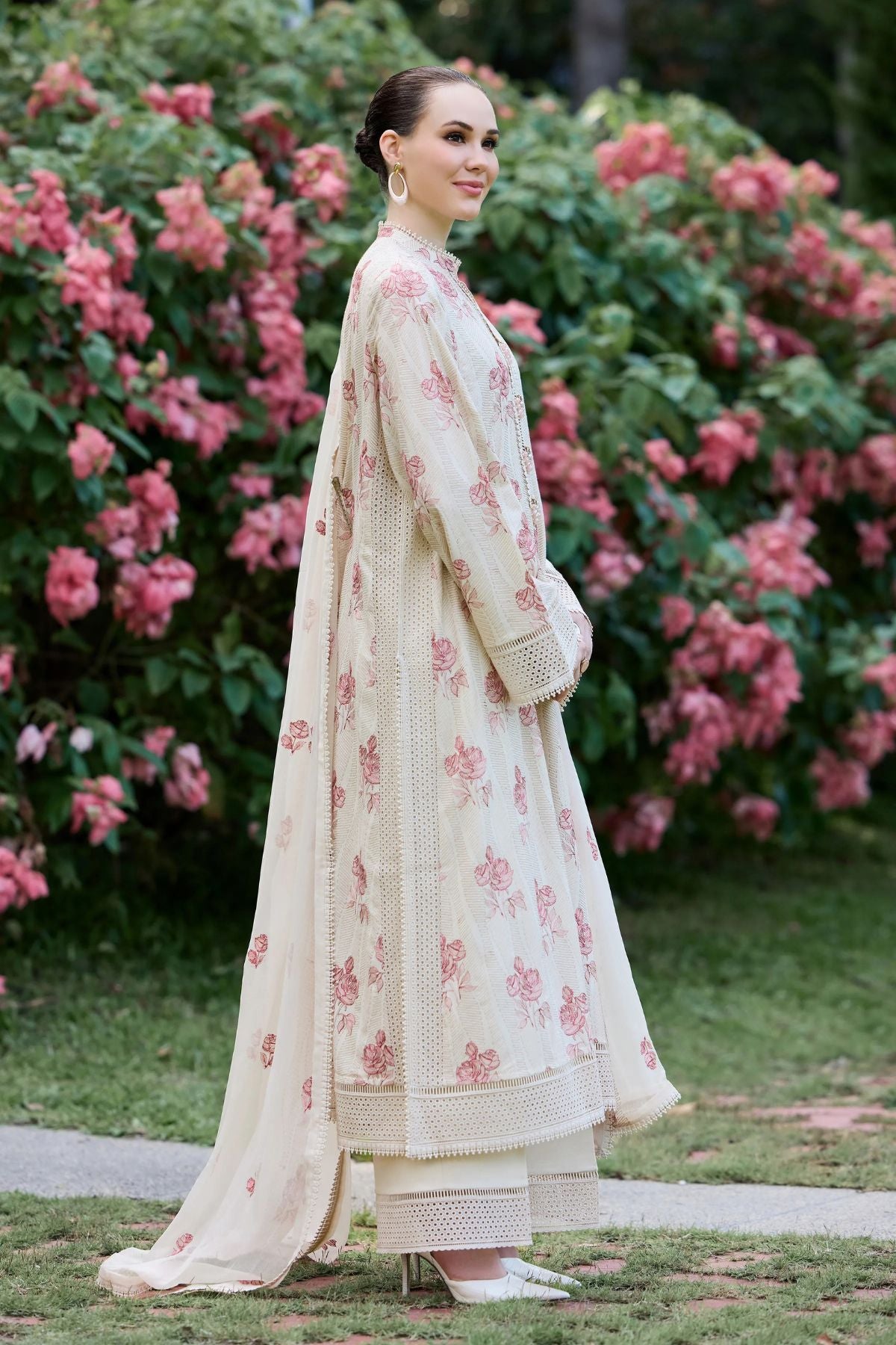 Bareeze 3PC Embroidered Karandi Suit with Embroidered Karandi Shwal -BS2308