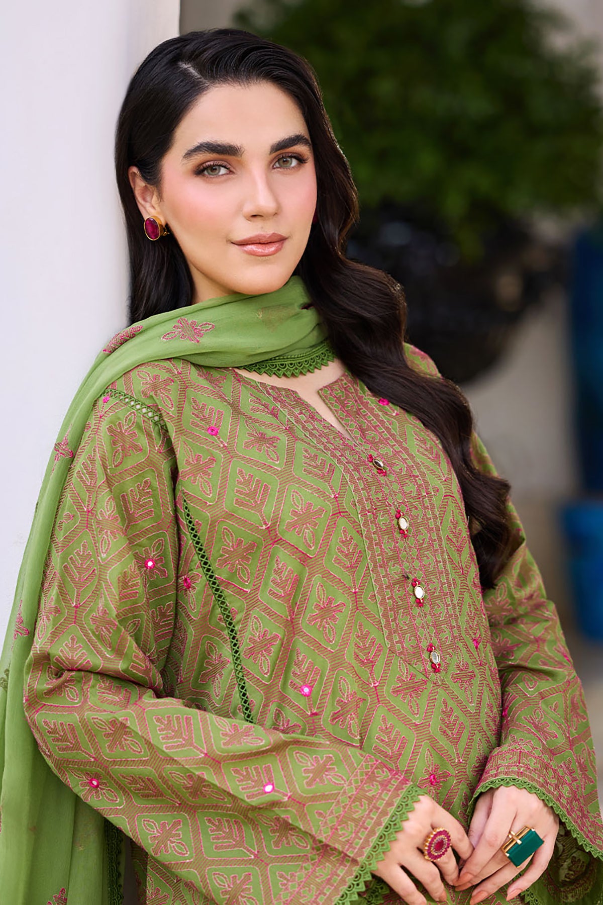 Bareeze Embroidered Lawn 3pc with Embroidered Crinkle Chiffon dupatta- BS2299