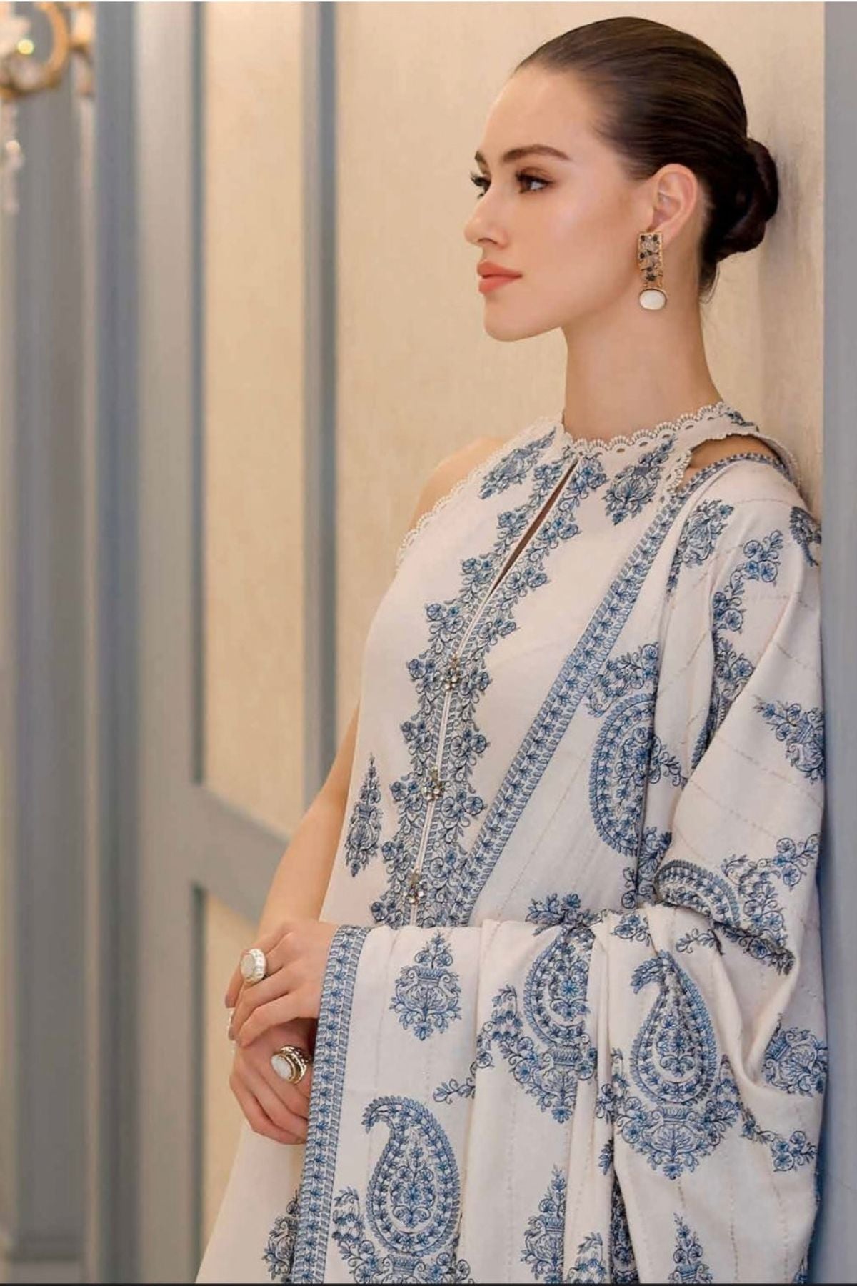 Bareeze 3PC Embroidered Karandi Suit with Embroidered Karandi Shwal - BS2316