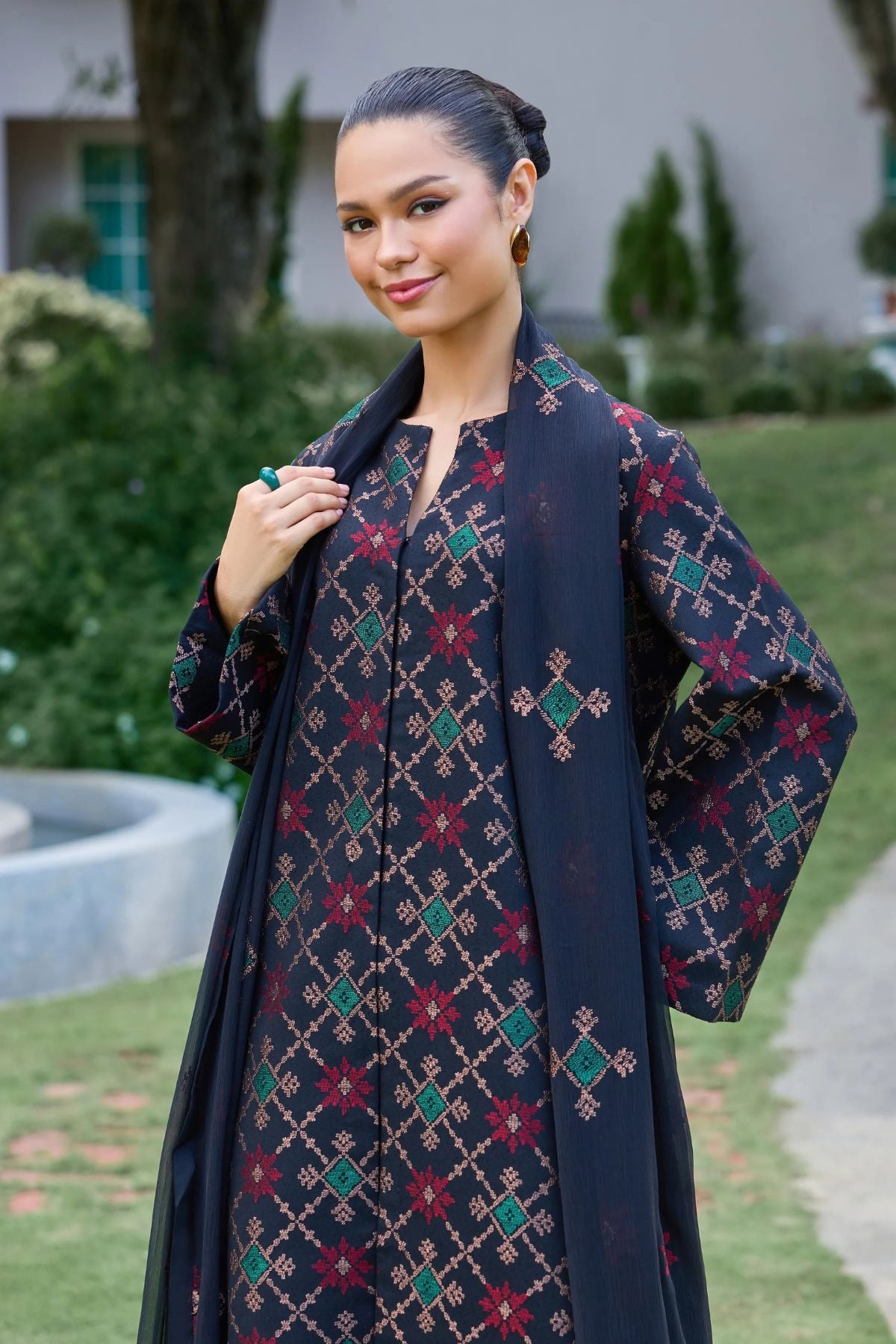 Bareeze 3PC Embroidered Karandi Suit with Embroidered Karandi Shwal -BS2303