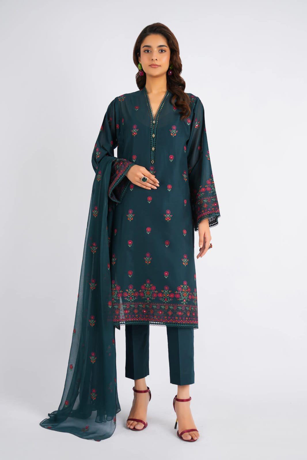Bareeze 3PC Embroidered Karandi Suit with Embroidered Karandi Shwal -BS2310
