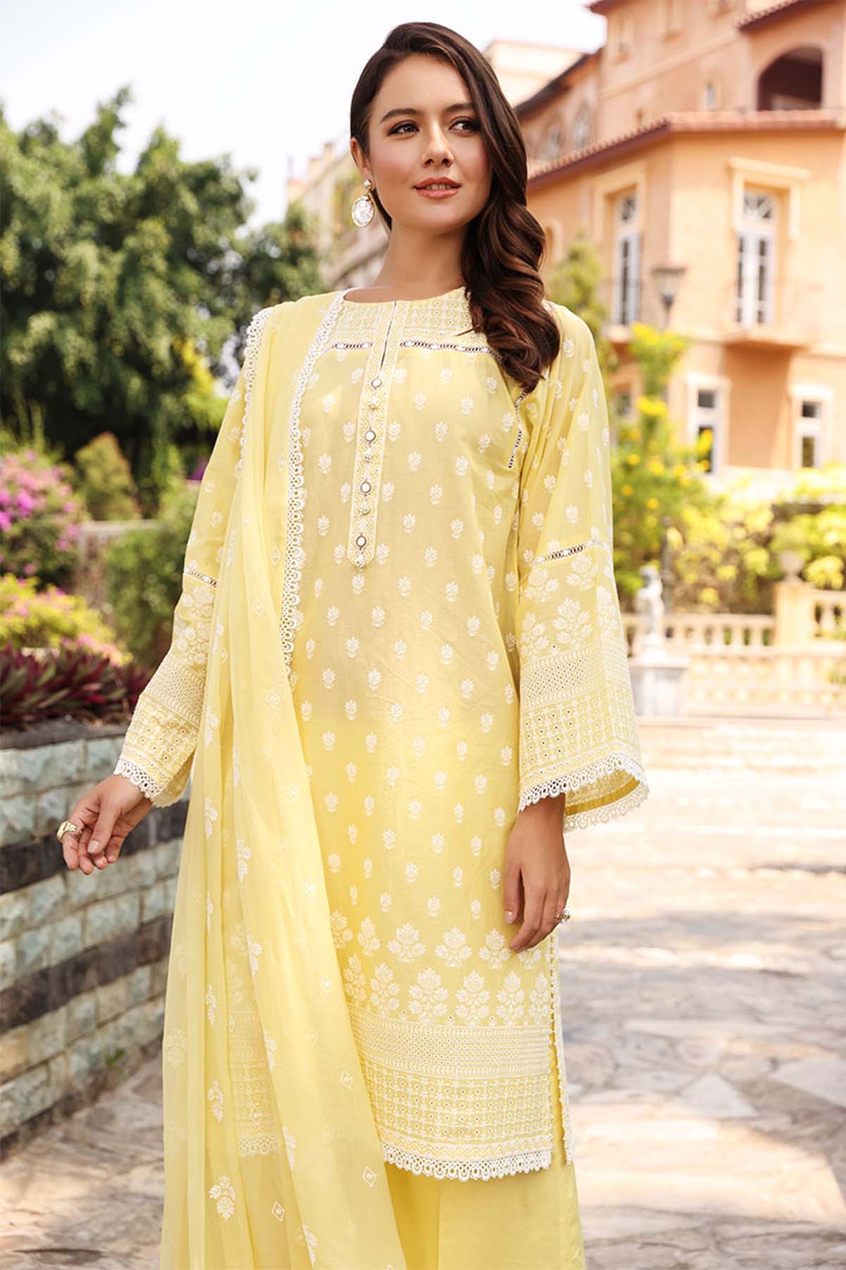 Bareeze Embroidered Lawn 3pc with Embroidered Chiffon Dupatta- BS1822