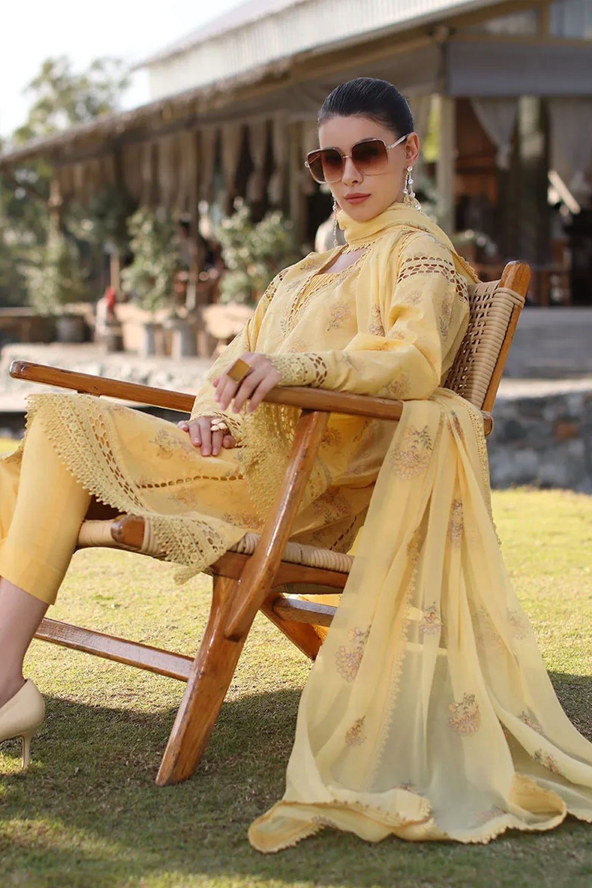 Bareeze Embroidered Lawn 3pc with Embroidered Crinkle Chiffon Dupatta- BS2032